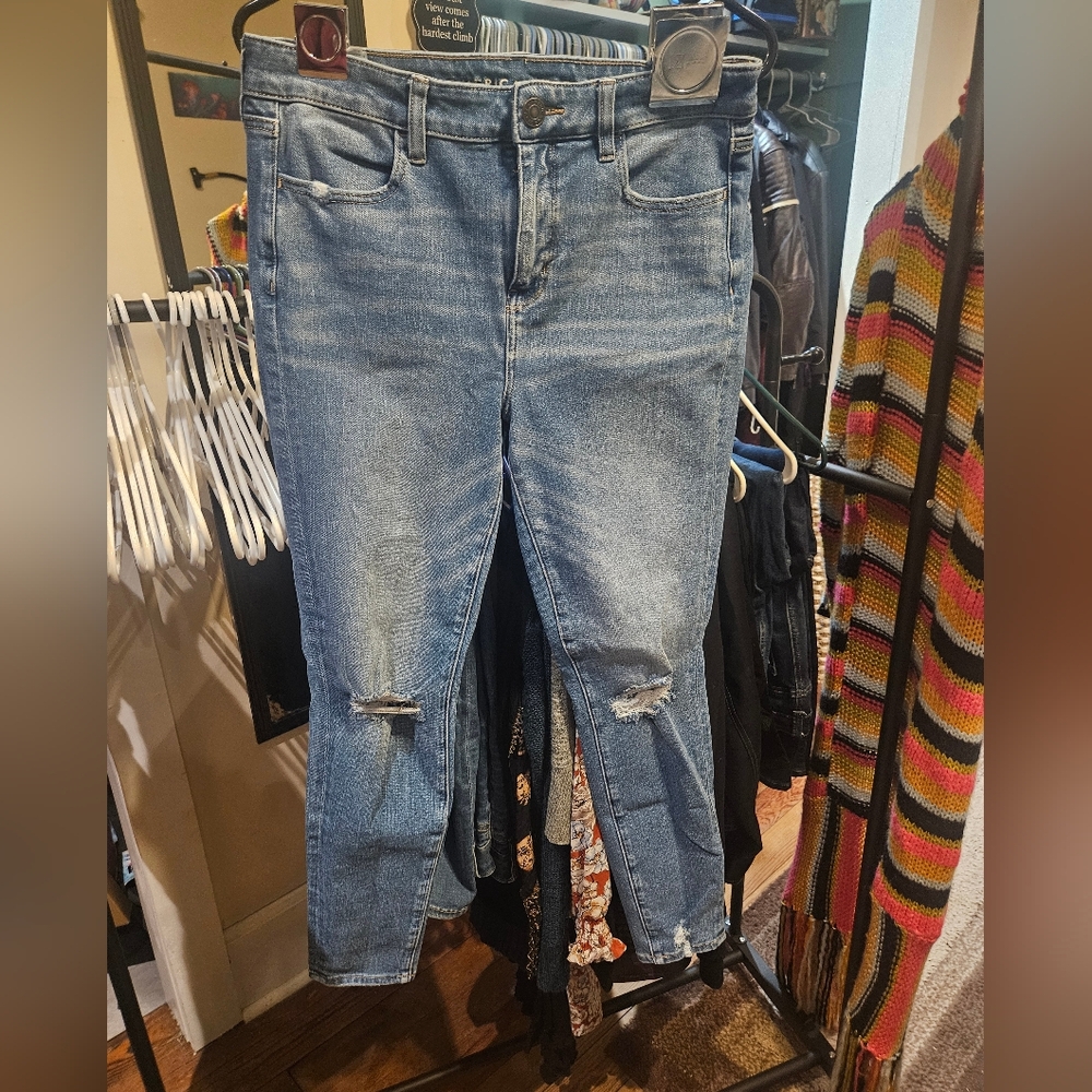 American Eagle Outfitters Light Blue Distressed Jeans